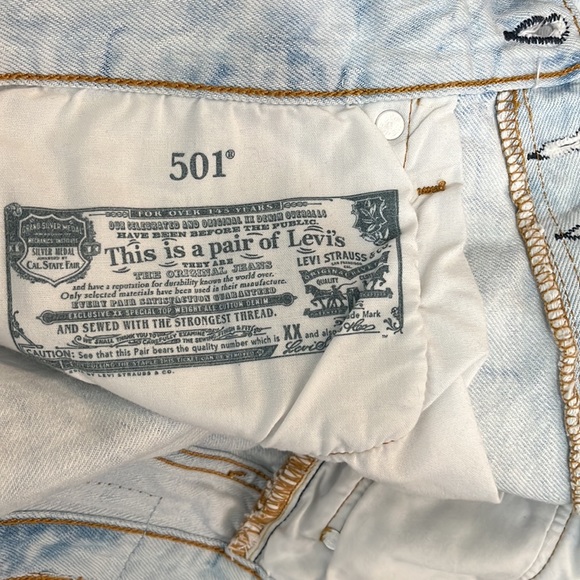 Levi’s 501 Button Fly Bleach acid Wash Denim Shorts - Picture 11 of 14